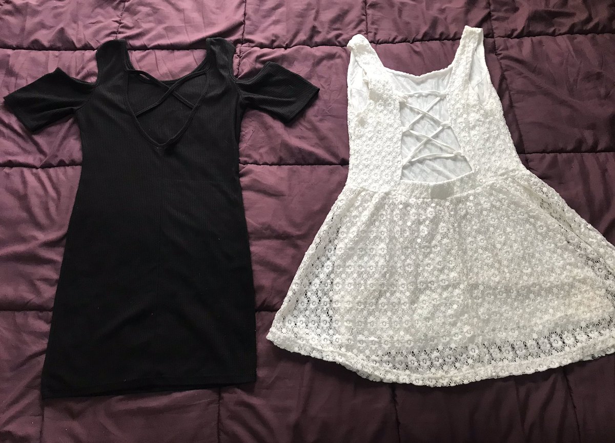 Vestidos con espalda cruzada un fuego🔥
Negro: talle S, con hombros descubiertos. $200
Blanco: tela hermosa y súper suave, linda caída. Talle S $230