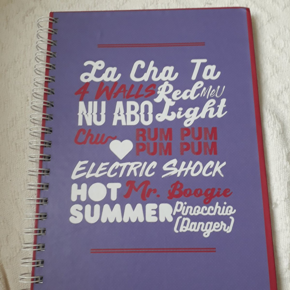 MEUFEVER's tweet photo. Chegou meu caderno da 
@_moonlightstore
. Feedback Positivo da loja. 💜💜💜Muito atenciosa com todas as minhas perguntas. Demorei, mas postei! https://t.co/IXGWFRcT9J