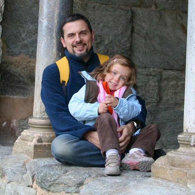 Schoolbag in hand, she leaves home in the early morning
Waving goodbye with an absent-minded smile
I watch her go with a surge of that well-known sadness
And I have to sit down for a while
The feeling that I'm losing her forever
And without really enteri… ift.tt/2wa3euq