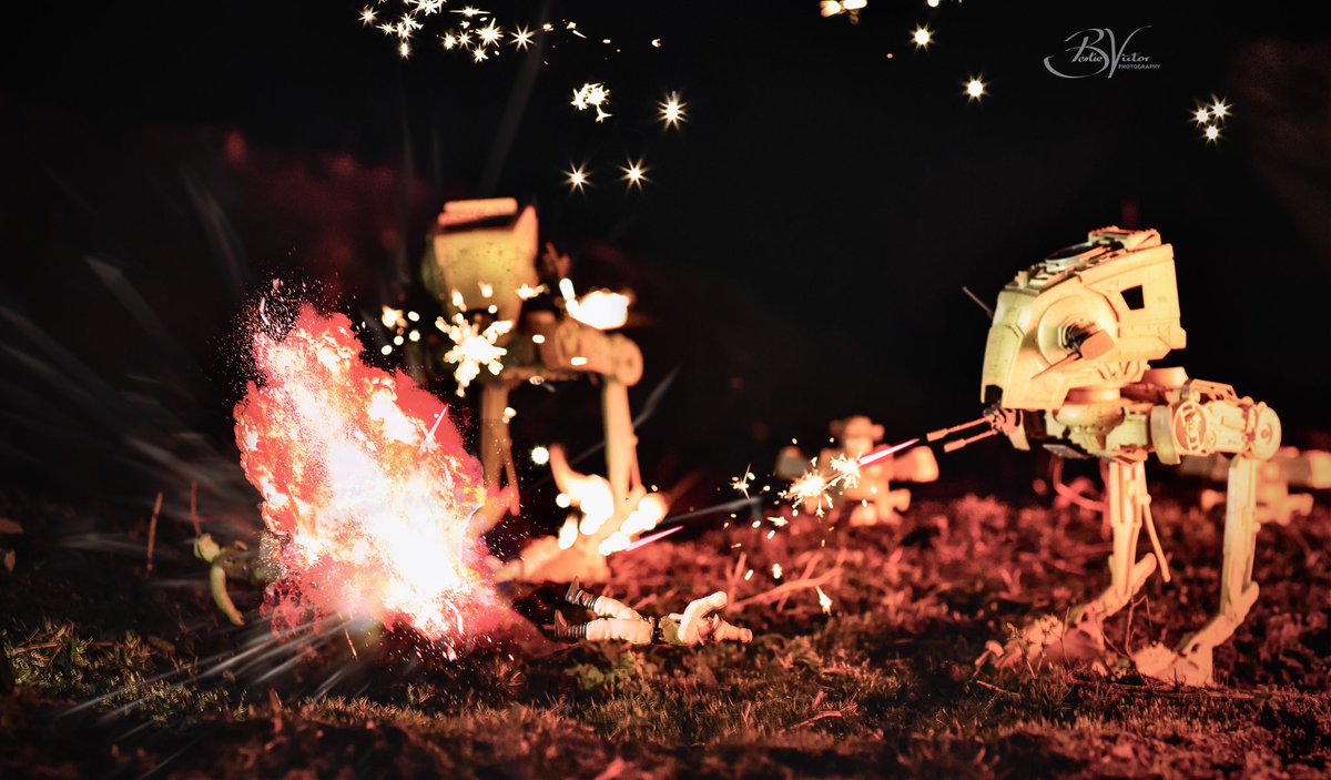 bertie_victor's tweet photo. Into battle!
🤖📸🔥❌
#toyphotography #figures #ATST #moviereplica #starwars #fire #diorama #blasters #atatwalker #macro #sony #mirrorless #photoshop #explosioneffect #practicaleffects #miniatures #Bertievictor #photography https://t.co/QEF3HYcWpj