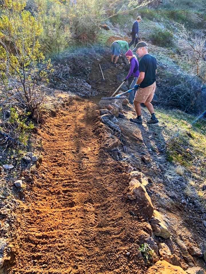 EstrellaAZLife's tweet photo. Head down to the Lucero Trails kiosk and trailhead (across Hillside Drive from Casa Lucero) to check out the Copper State Crosscut, Nitro, or newly completed Coyote Creek Trail. #LifeInEstrella #EstrellaAmenities #TrailLovers #Lucero https://t.co/opGnpTkwJQ
