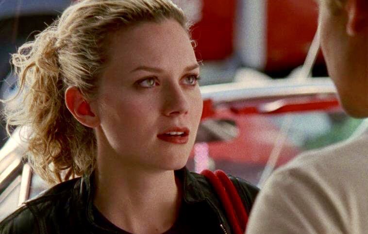 Peyton Sawyer appreciation tweet. 