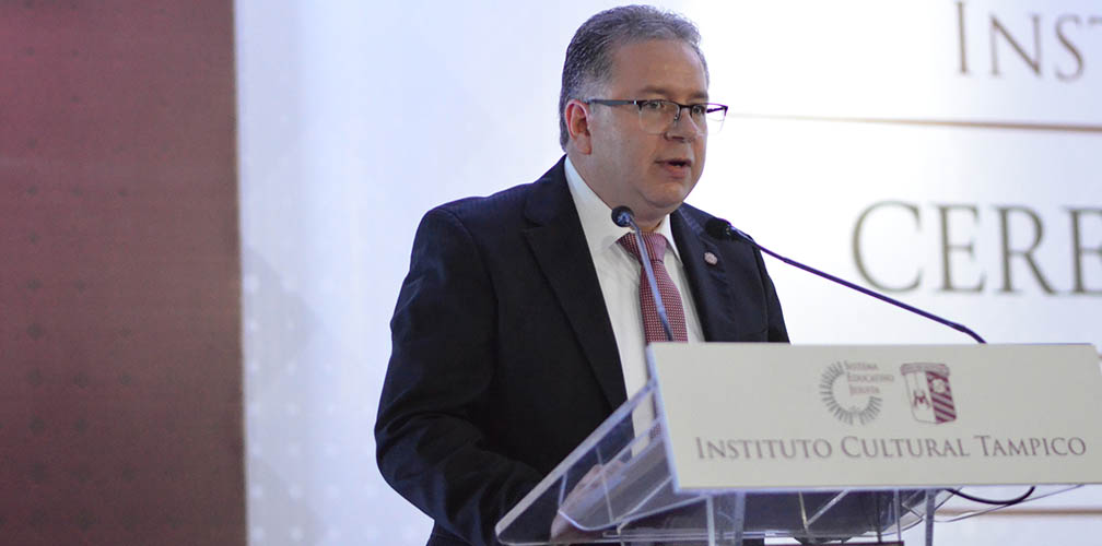 Luis Gerardo Moro Madrid, SJ, rector del Instituto Cultural Tampico, fue nombrado nuevo provincial en México por Arturo Sosa Abascal, SJ, padre general de la Compañía de Jesús. Sustituirá a Francisco Magaña, SJ, quien estuvo en el cargo desde 2014. bit.ly/2w49y6R