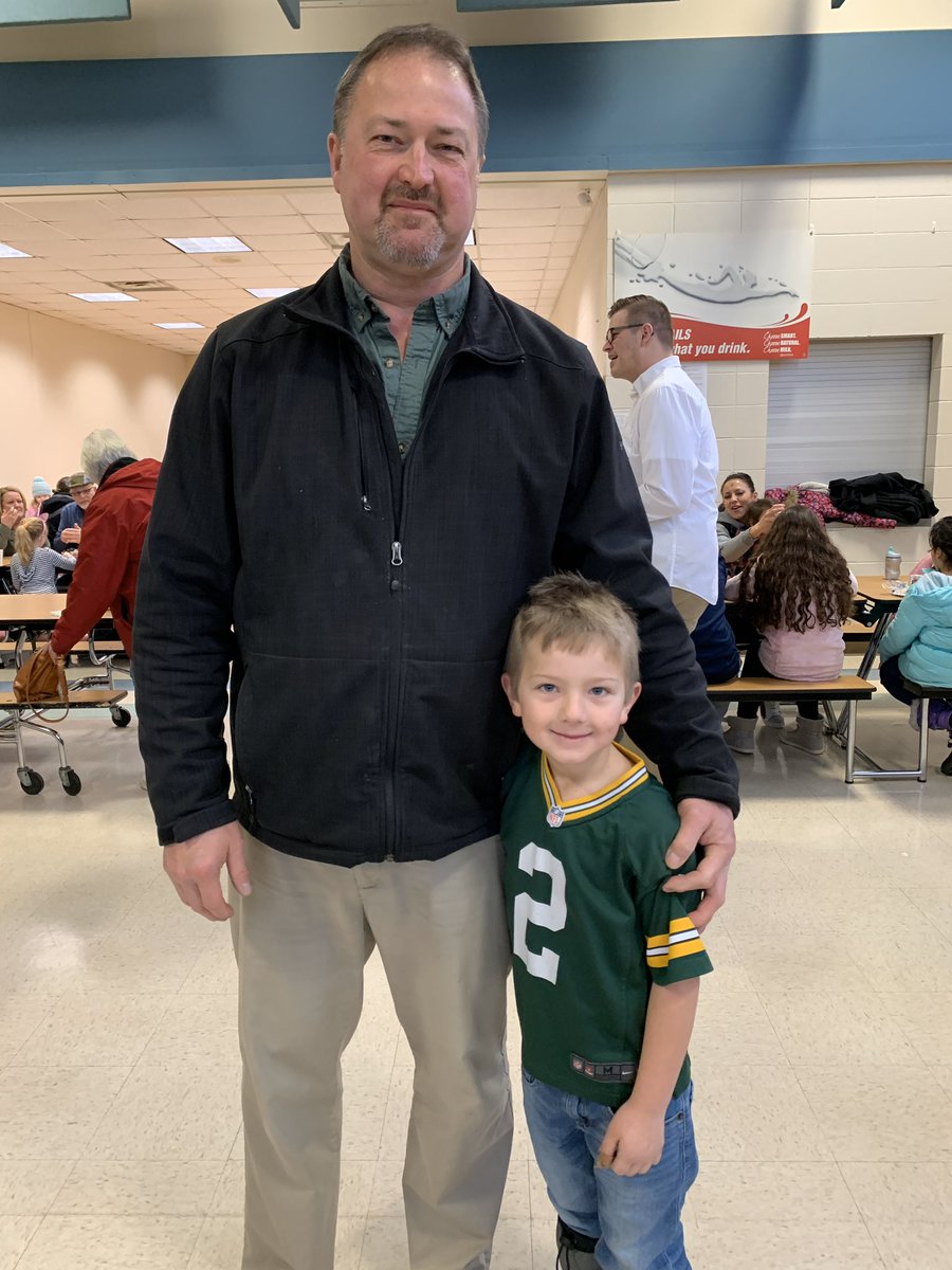 rosesund1's tweet photo. Loved welcoming our families to our GRAND Event at the Scholastic Book Fair. Coffee from LaJava, Kringle from Uncle Mikes, books and smiles at Forest Glen. @ForestGlenElem https://t.co/3X0bPOXb3Q