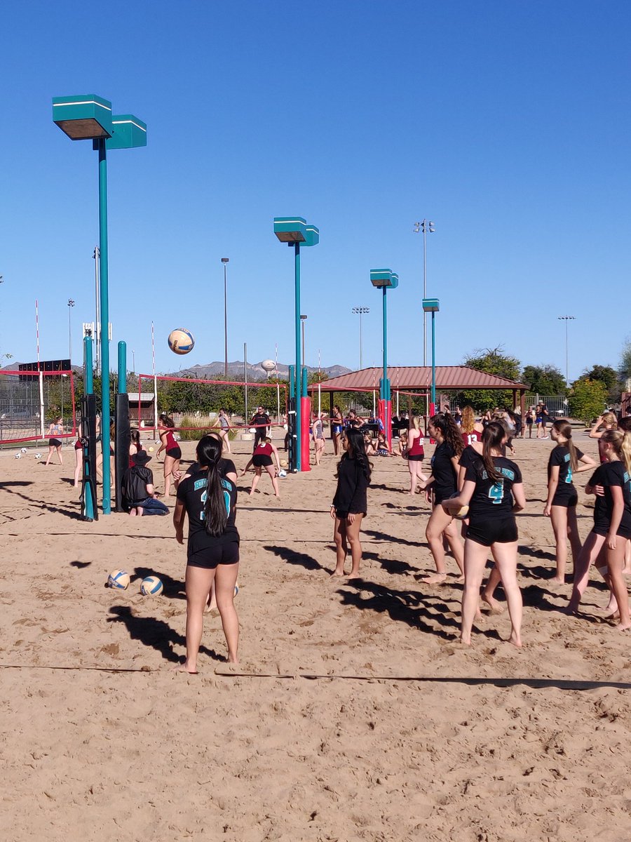 MPSAzSports's tweet image. Warm ups for the first day of Beach Volleyball in Mesa @ Gene Autrey Park.