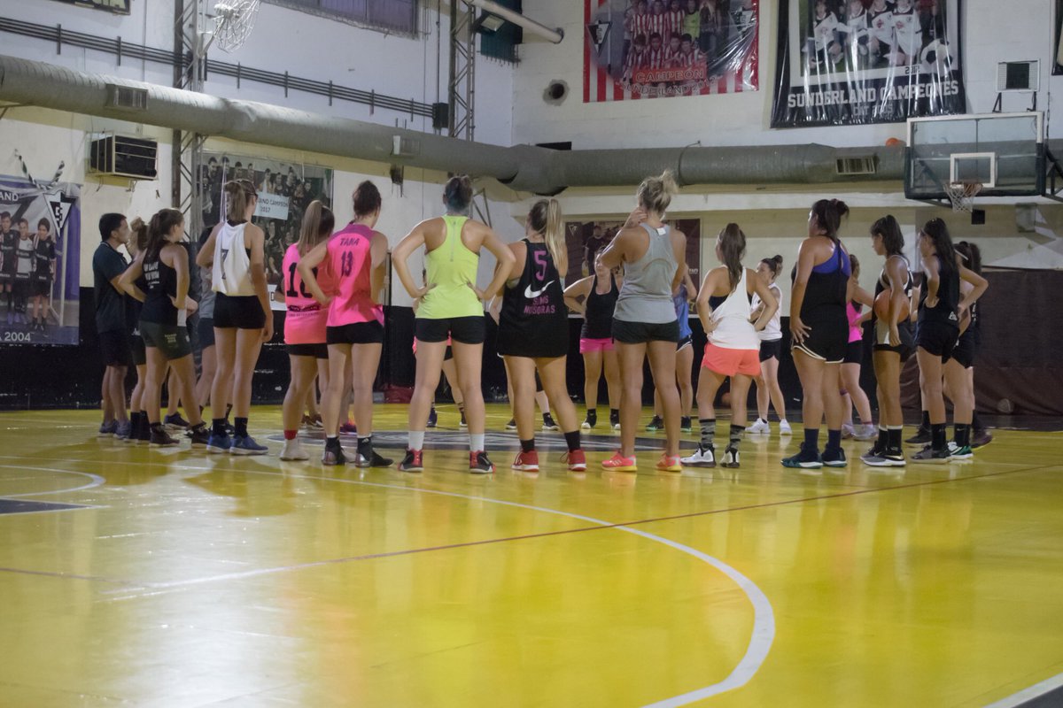 SunderBF's tweet photo. Imágenes de nuestro Entrenamiento Abierto de Carnaval 🏀 🎉
Ya estamos en la recta final, cerrando los equipos para afrontar la Temporada 2020, que comienza a fines de Marzo. ⠀⠀⠀⠀⠀⠀⠀⠀⠀⠀⠀⠀⠀⠀⠀⠀
📸 @kya.fotografia 
#VamosSunder 🖤 https://t.co/yYzkv8IX7m