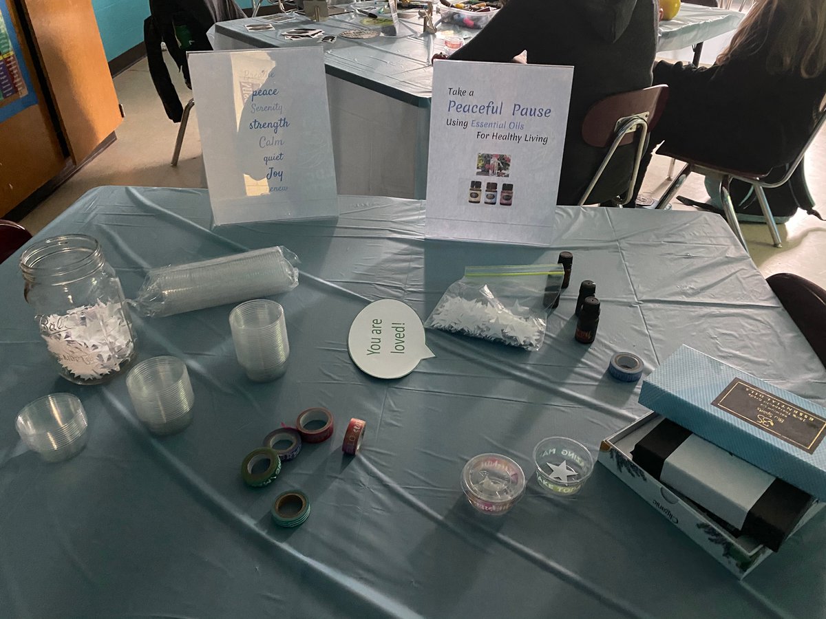 MSinnott_ahs's tweet photo. Essential oils, affirmations, gratitude, and water painting?! Sign me up @ArundelHS_aacps @ArundelSigAACPS https://t.co/5VQ49rk1CY