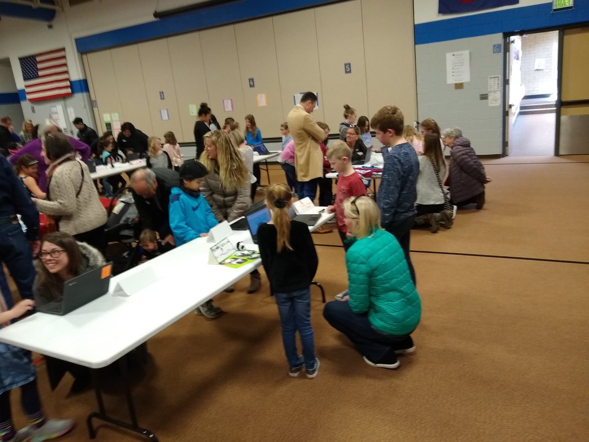 lauriewretling's tweet photo. 2nd graders @govranch @JeffcoSchoolsCo were so excited to share their expertise! They wrote "all about" books and used Book Creator to present. High engagement and motivation! #authentic #technologyasatool https://t.co/hiCLpqFV0X