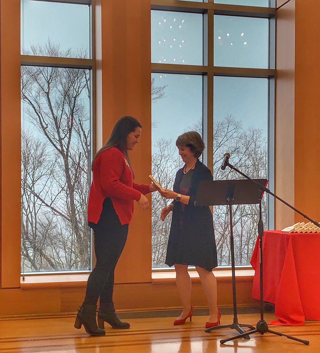 DenisonSoftball's tweet photo. 🎉CONGRATULATIONS🎉 Angel Ehrenschwender was celebrated today as one of Denison’s Distinguished Leaders on campus. #denisonproud #kindofabigdeal #celebratedfamilystyle https://t.co/b3W9Mw4Tar