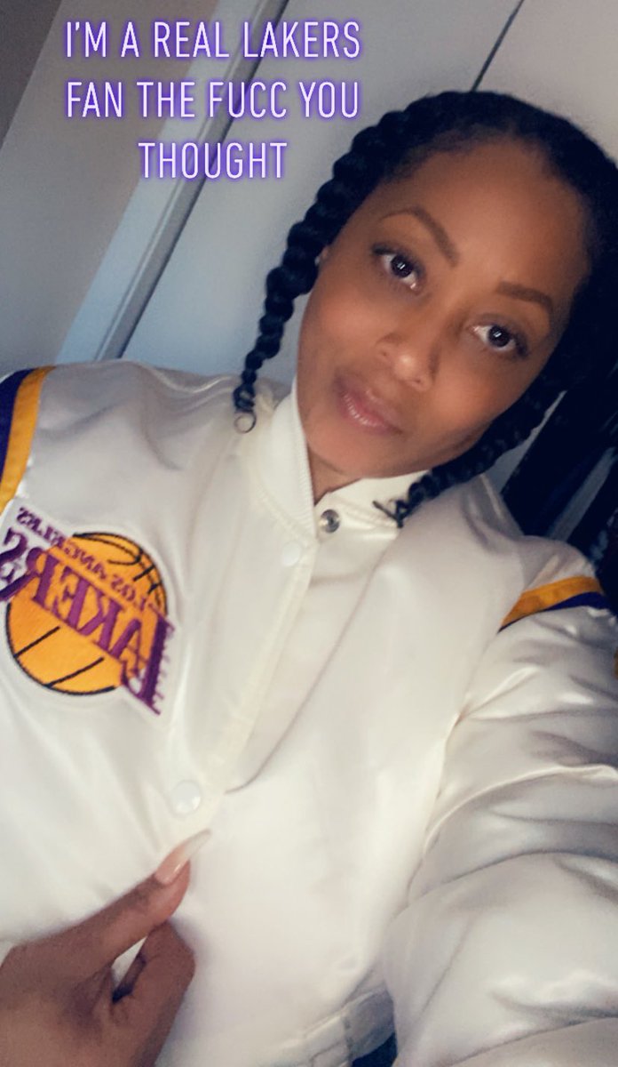 CeeEkzEss's tweet image. 💜💛💜💛#LakerNation #VintageStarterJacket