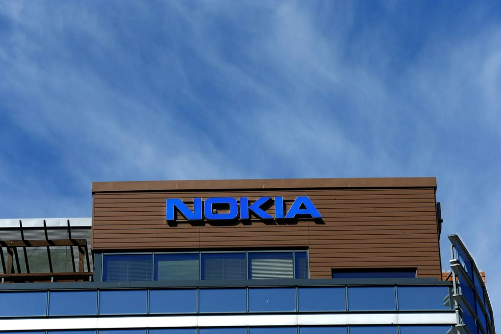 Nokia explores strategic options: Bloomberg News