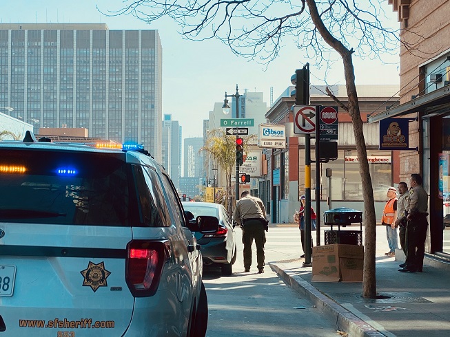 SheriffSF's tweet photo. .@SheriffSF Sheriff Paul Miyamoto provided backup to deputies making a traffic stop at Post and O’Farrell in SF on Feb 26. #SFSO #HavingEachOthersBacks https://t.co/f0ujieODoK