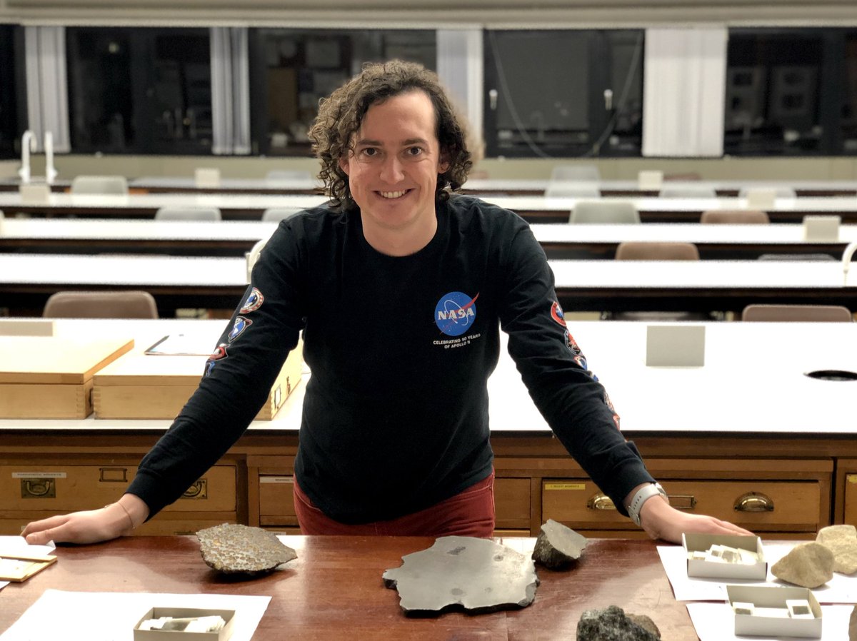 Daly_Planet's tweet photo. Now that I'm pretty sure I'm not dreaming this, I've signed a contract and have a start date... so I guess I can make it official? ... Hey everyone, imma be a #Lecturer in #Planetary #Geoscience at @UofGGES @UofGlasgow & I am so freaking excited! #Permanent #YouAreStuckWithMe https://t.co/e6mGiz07iy