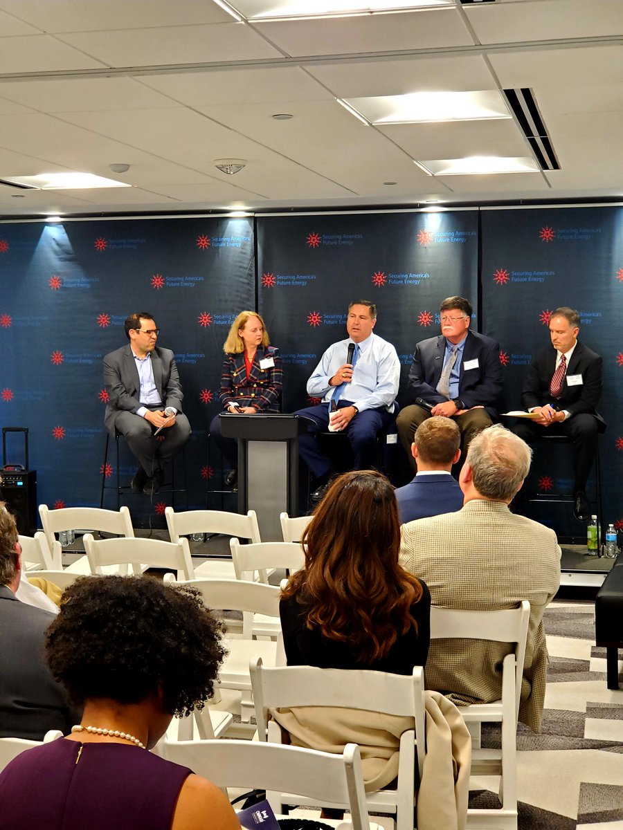 John Kwant <a href="/Ford/">Ford Motor Company</a> highlights the importance of connected vehicle technologies in order to provide for a clear path for emergency vehicles, stressing the unintended and uncalculated benefits of ITS and #V2X technologies.  #DSRC #CV2X #safetyspectrum #transportationsafety