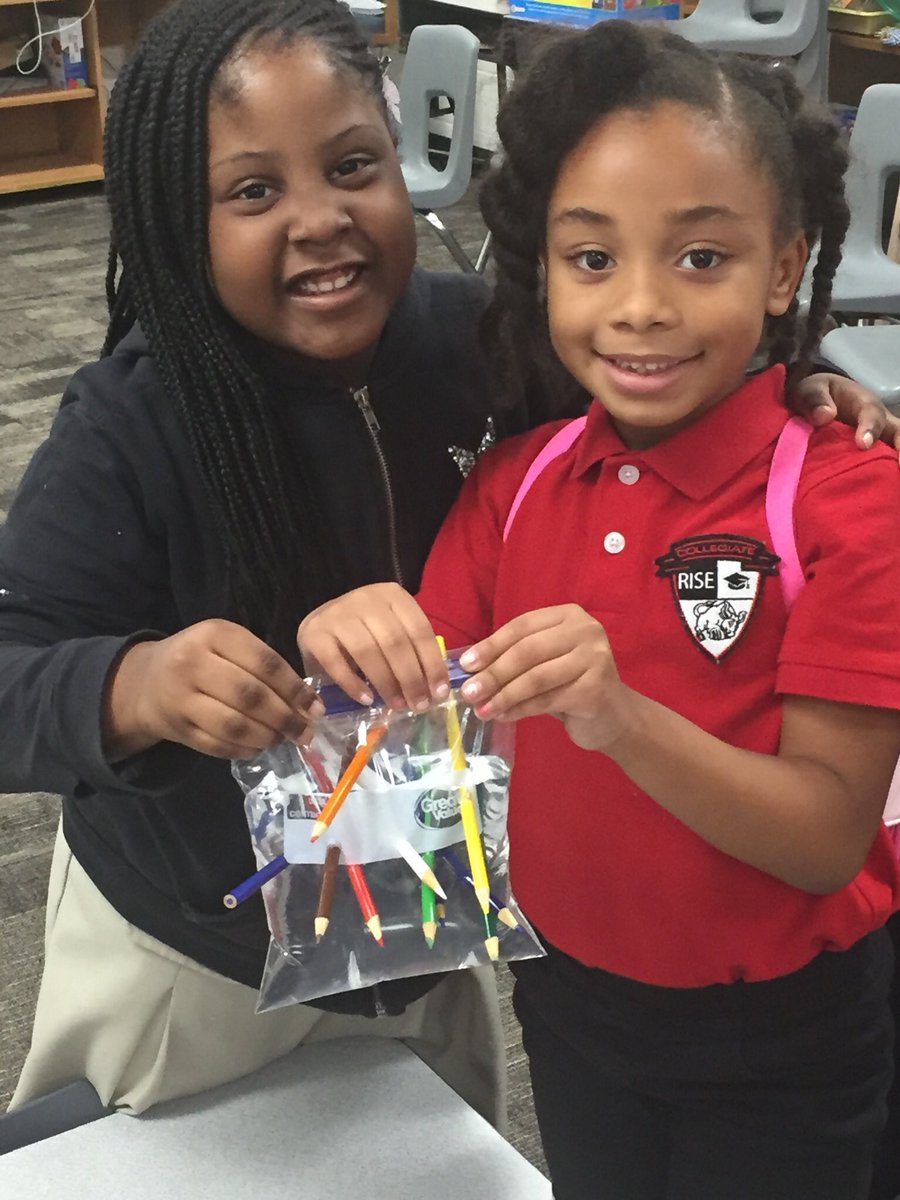 Montsfirst's tweet photo. Will the bag leak??? @CHCPEinsteins @mrsbenjaminCHCP @MrsKirk17 @msnolandchcp @CHISDCP @_BriHenderson https://t.co/uTHfqvehog
