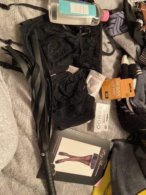 Wanna see me in this and videos on me spanking myself? Check out my onlyfans (link in bio) and my premium<a href="/tag/lingerie"class="tags"><span>#lingerie</span></a><a href="/tag/snapchat"class="tags"><span>#snapchat</span></a><a href="/tag/new"class="tags"><span>#new</span></a><a href="/tag/porn"class="tags"><span>#porn</span></a><a href="/tag/kinky"class="tags"><span>#kinky</span></a><a href="/tag/bisexual"class="tags"><span>#bisexual</span></a>