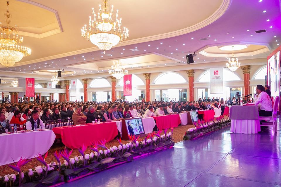 RubenPacab's tweet photo. Logramos superar las expectativas en nuestra Asamblea Nacional Constitutiva. 👏🏼👏🏼👏🏼 L@s mexican@s que CREEMOS, nos sentimos orgullosos de construir un #México a la altura de nuestros ideales. ¡Gracias México! 🇲🇽🙌🏼 @CreemosMexico https://t.co/WgA5g9i7ME