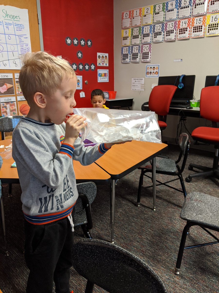 MsAInkrote's tweet photo. Making our blizzard bags in science today! #nfescommits https://t.co/vkQCD43a9D