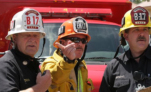 RescueFireStore's tweet photo. Casco @phenixhelmets #firstdue #Estructural - #rescate - #forestal NFPA 1971-195 OSHA . Es el + ligero de la #nfpa Centro gravedad bajo y equilibrado Imanes laterales #comandodeincidentes 🔴NOTICIA DE ÚLTIMA HORA;pronto otro CB se une a la #familia @phenixhelmets https://t.co/bN3xo9XHII