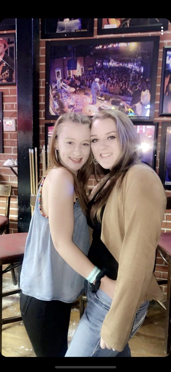 KendallEssman's tweet photo. I just love this picture of us ❤️ much love for bestie ❤️ https://t.co/YrPtCKJSwN