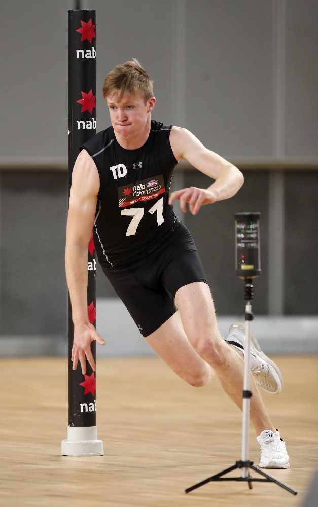 ColaisteClavin's tweet photo. The whole school community will be rooting for Ms McBride's son Cian as he lines out tomorrow morning to get his first competitive taste of Aussie Rules. Best of luck #aussierules #essendonfootballclub #proudmammy https://t.co/n3fzQY0gDU