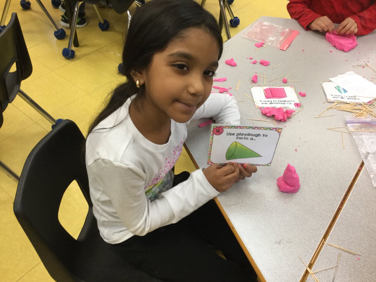 JenniferCadogan's tweet photo. We are learning about 3D shapes in Math. https://t.co/agm4Kf0zbY