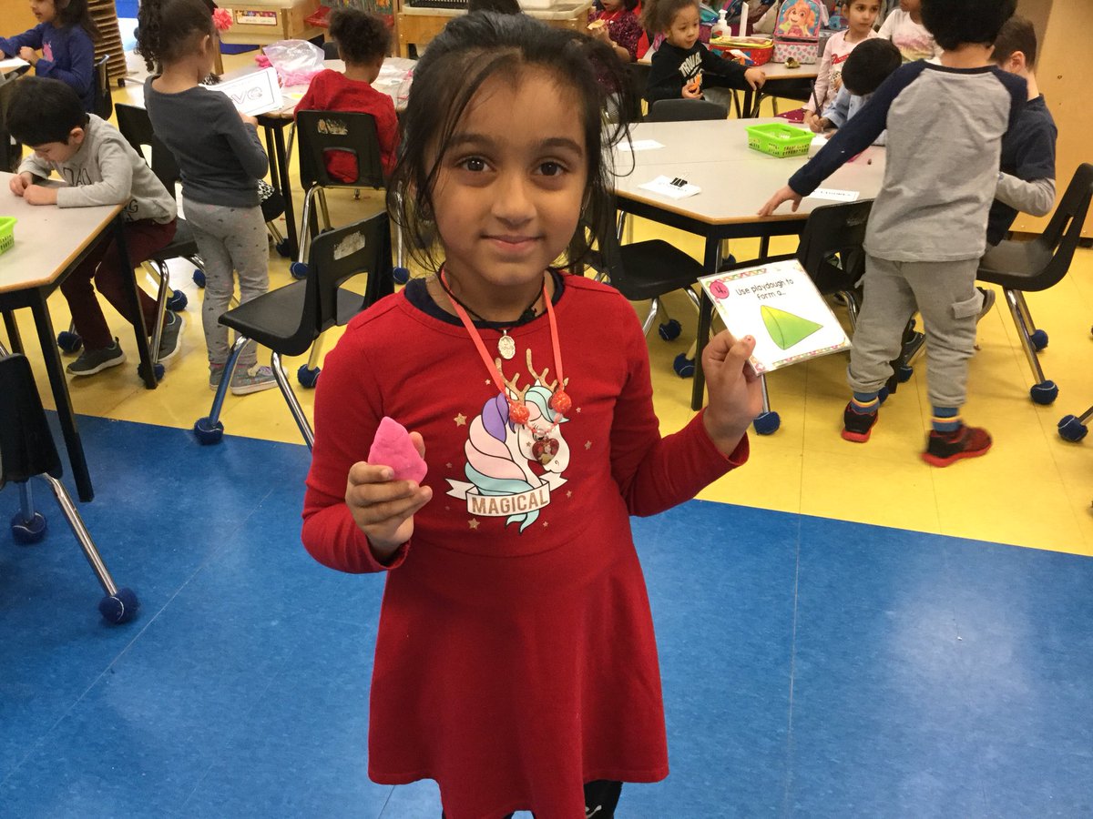 JenniferCadogan's tweet photo. We are learning about 3D shapes in Math. https://t.co/agm4Kf0zbY