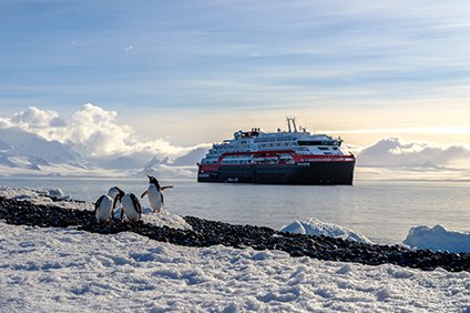 Sail in the wake of the great explorers to experience the Chilean fjords, the Falklands and majestic Antarctica in one extraordinary expedition cruise with Hurtigruten.  #helloworldau #Hurtigruten