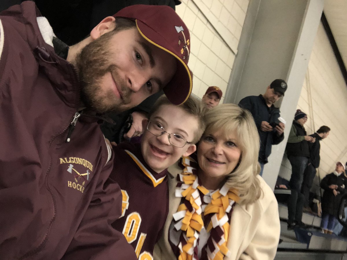 fistbumpkid's tweet photo. Representing at the @GonkHockey playoff game! #gothawks https://t.co/np3StnmWhU