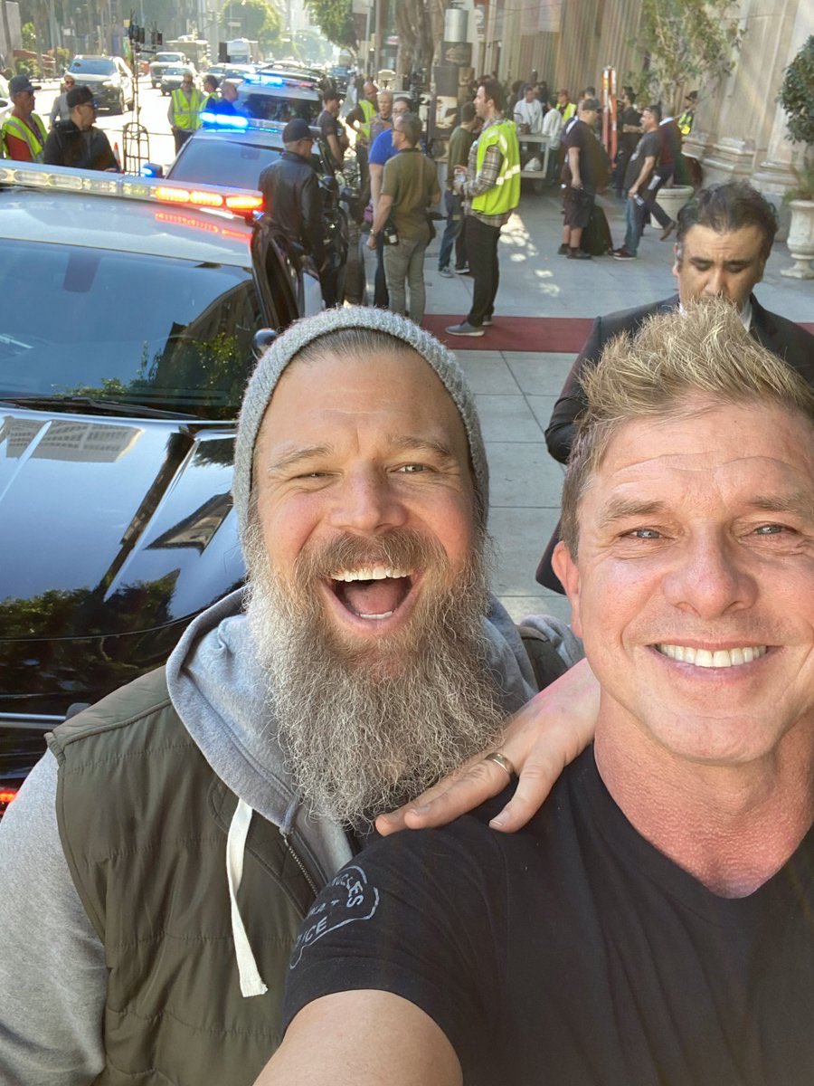 cardar81's tweet photo. This appreciation for the return of #SWAT goes to @TheKennyJohnson and @RamboDonkeyKong I’m excited to see this friendship pour into the characters! @SistersSwat @HurstHair #thesesmiles #thehair #thebeard #webandofbrothers https://t.co/KRdZy0pQJG