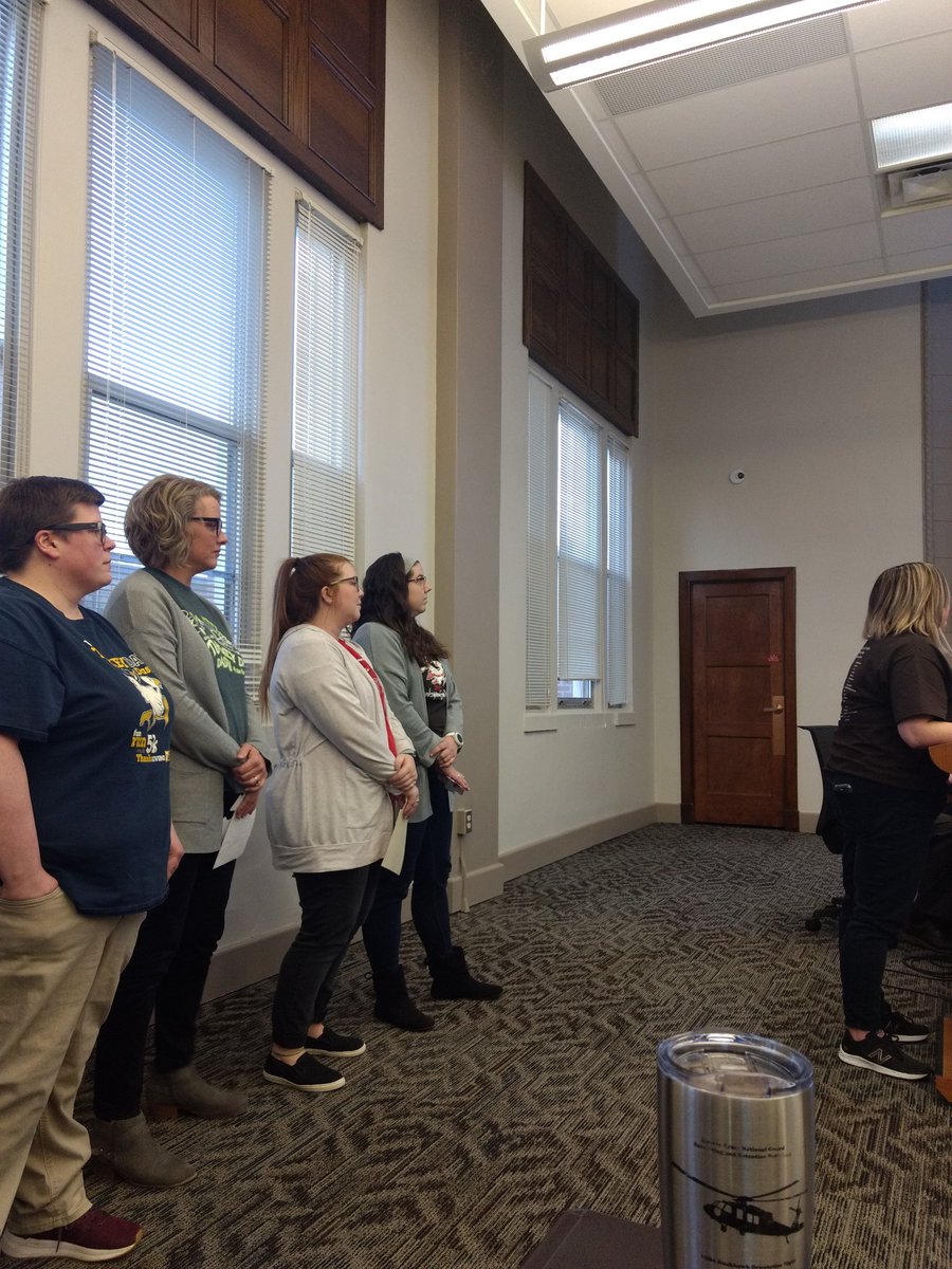 VSchweinler's tweet photo. So proud of Walnut Elementary staff tonight! Presenting on their journey with redesign. #EmpoweringStaff #WalnutPatriots @KevinCase253 @jdakin253 @Emporia253 https://t.co/BgjhVhKY2F
