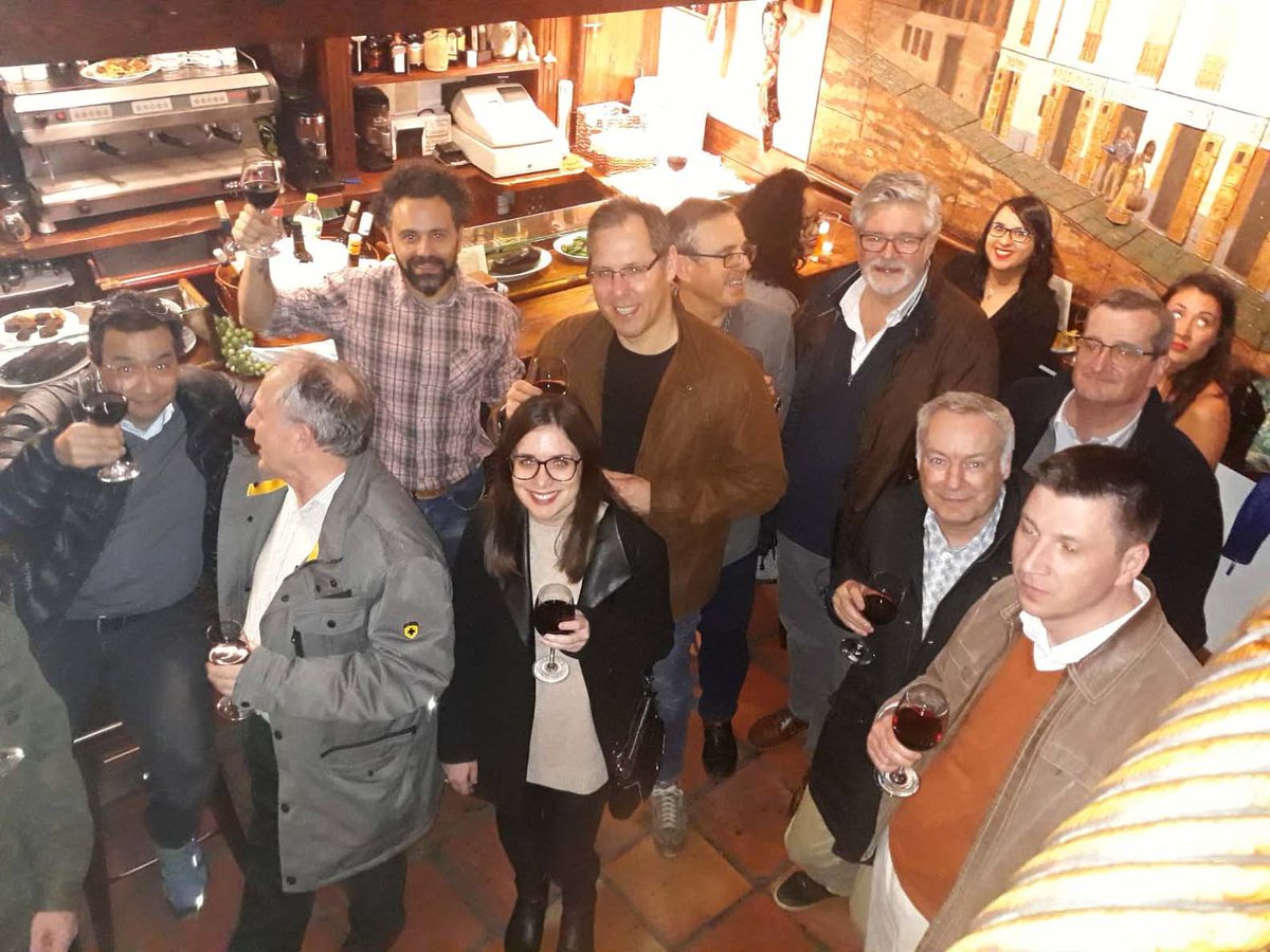 rutadetapas's tweet photo. Esta noche 46 personas del grupo AXA han disfrutado con nosotros de una Ruta de Tapas por el barrio de los Austrias.
https://t.co/eR7kQX2E5J https://t.co/iD4cD5hCM8