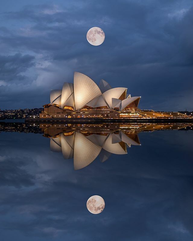 Sydney Opera House is one of the 20th century’s most famous and distinctive building!!! So perfect under a full moon sky. ⛴🌖🎻 #australiagram #ig_australia #Australia_shotz #seeaustralia #beautiful_australia #neverstopexploring #igworldclub #awesome_earthpix #awesomeglobe #tw…