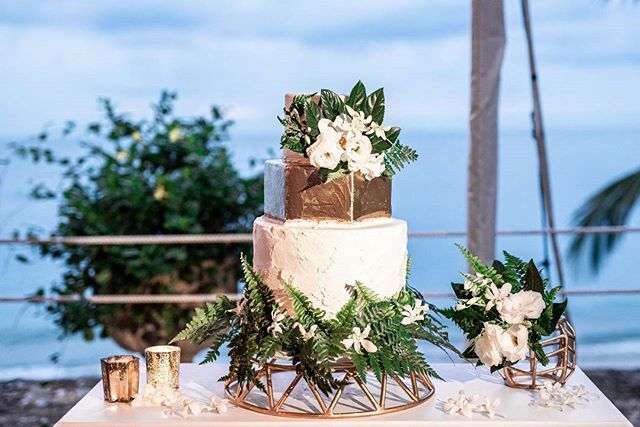 Eventives's tweet image. True love is sweet!
.
.
.
.
.
#weddingcake #cakecutting #sweetlove #weddingday #bestdayever #unforgettable #love #sayyesinparadise #loveisintheair #tropicalwedding #dreamcometrue #destinationwedding #beachwedding #magicalmoments #celebratelove #cheerstol… ift.tt/2wQUsCa