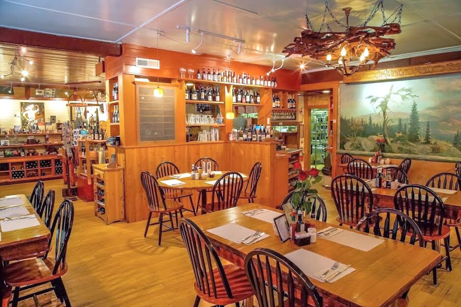 visitmtrainier's tweet photo. Copper Creek Inn is open year-round and is a short 3-minute drive to the entrance of Mount Rainier National Park. Enjoy a natural setting with cabins, a lodge, small inn, gift shop, restaurant, a creek front picnic dining area, and outdoor garden seating.  https://t.co/pKjhTnRbRu https://t.co/ymnKcipDD3