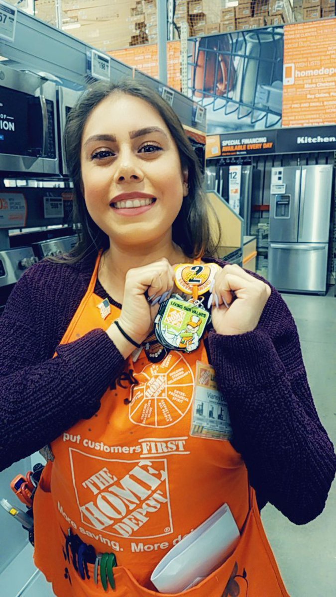 Congratulations Vianey on your TWO year anniversary! Oh how time flies when you are having fun in specialty 🎁🎉✌ <a href="/r_zubia/">CAMG</a> @Fuerstenberg15 <a href="/laroldan32/">Laura Roldán🇲🇽</a> <a href="/BoydBoydr/">Lisa Boyd</a>