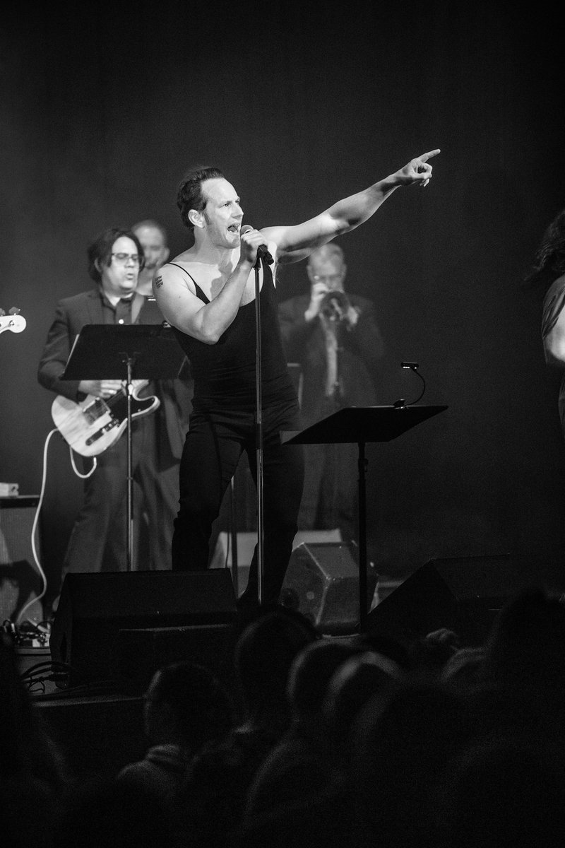 bestofpwilson's tweet photo. 📸 | Patrick Wilson on stage during the Montclair Film Benefit’s Divas Night Saturday, Feb 22, at the Wellmont Theater in Montclair, New Jersey. [6] https://t.co/AjPZTfTTfD