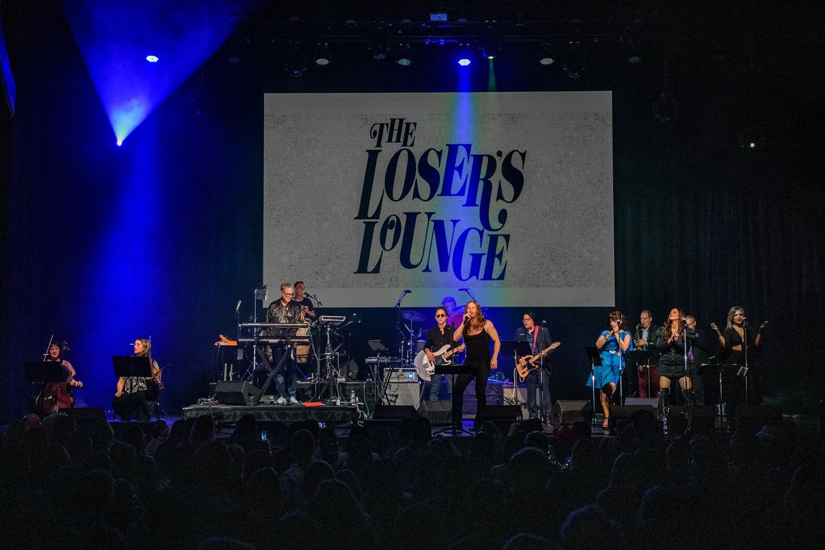 bestofpwilson's tweet photo. 📸 | Patrick Wilson on stage during the Montclair Film Benefit’s Divas Night Saturday, Feb 22, at the Wellmont Theater in Montclair, New Jersey. [7] https://t.co/bwktsCgkSn
