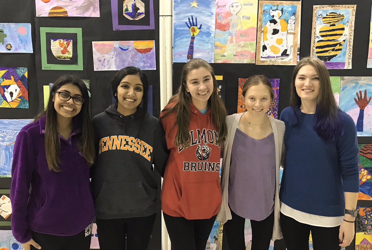 TigerTOESart's tweet photo. Do you see these amazing high school students right here?! They took time this afternoon to help #TaraO set up for our school-wide art show! Could not have done it without them! @CHSDragons @TaraOaks_ES #Colliervillearts https://t.co/LXi0PVkiTI