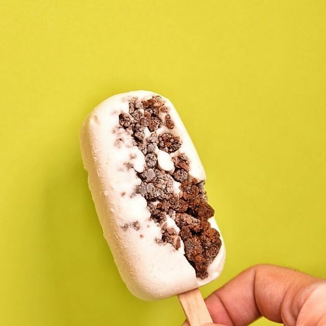 HappyShakecuc's tweet photo. Una de las más famosas de la casa, la Pelata con Brownie por dentro. ¡Disfruta de sabores diferentes!😎
⁣⁣
🚨¿Donde encuentras estas delicias? ⁣Justo a la entrada de📍El Mercado de Mall Plaza Buenavista 3 @mallplazabuenavista⁣⁣

⁣⁣#happyshakebaq #icecream  #foodphotogr… https://t.co/nStNLfirkW