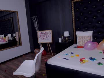 ChickCams's tweet photo. Howdy fellows! My name is jessytexxas and I am stream on now on my live show https://t.co/7E73d0V62e https://t.co/06RxBFwALO