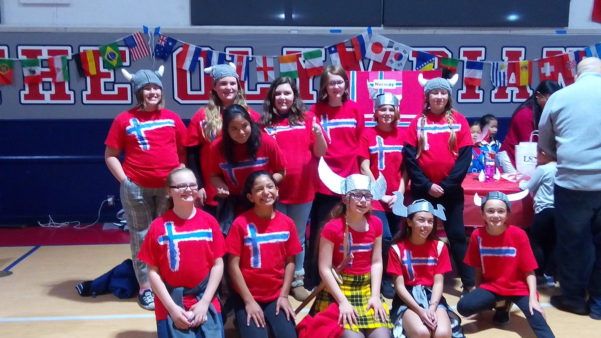 ElCapitanDist's tweet photo. @girlscoutsoc #Worldthinkingday #TheAnaheimGirlScouts #fun https://t.co/szOpWk8PN9