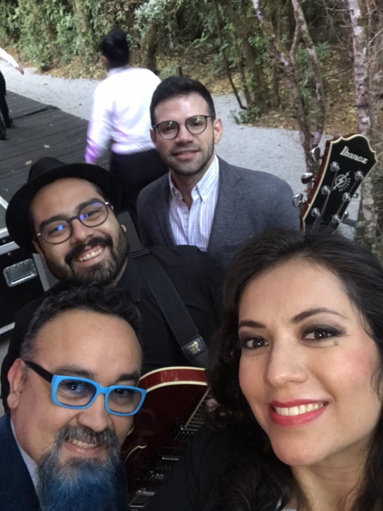 isabella_swing's tweet photo. En nuestra pasada presentación de #valledebravo @isabella_swing con mucho #jazz y #swing !!! https://t.co/2KZLwmGkSy