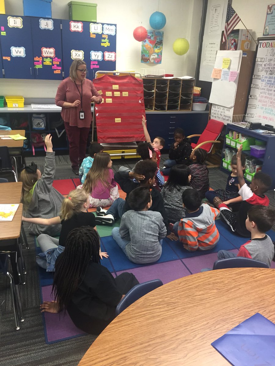 drmjohnston10's tweet photo. No better way to start the day than with 1st &amp; 2nd graders @RochellRangers Our learners were engaged in word work and math stations. Loved seeing structures of the workshop in place &amp; making a difference in so many classrooms! @rockwallschools #excellence https://t.co/IWWP9E5Kgj