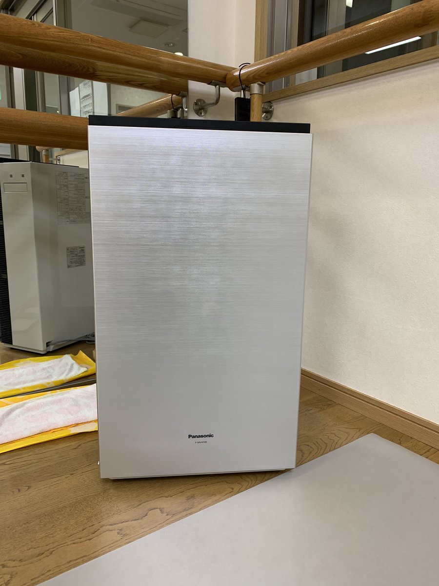 稽古場にジアイーノ買った。
こちらの商品も品切れ続出❣️ 市川市の全学校休校になりました。
小2のお孫ちゃんと、
私は仕事を休み引きこもりと相成りました。
お母さんたち出勤です。

暫くおちびちゃんとはテレビ電話かなぁ😢