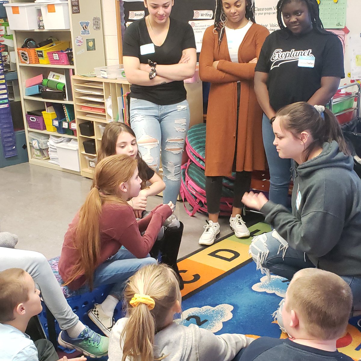 Love our new collaboration with BEHS. The are teaching our third and fourth grade students Spanish!!!! #attheview