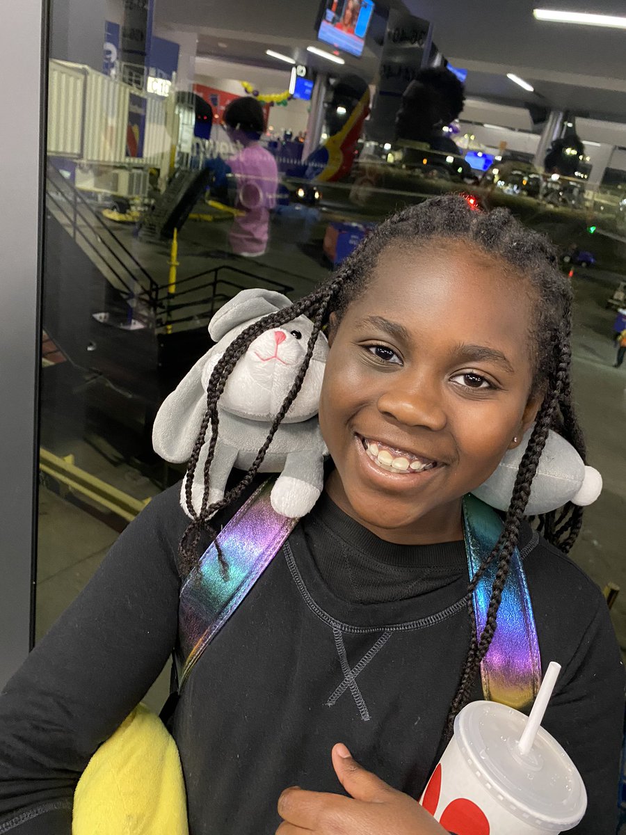 dekima_daniels's tweet photo. She didn’t find out until this morning that she was going with me... #firstflight #firsttriptoDC #Marley https://t.co/MzJoG1uKMw