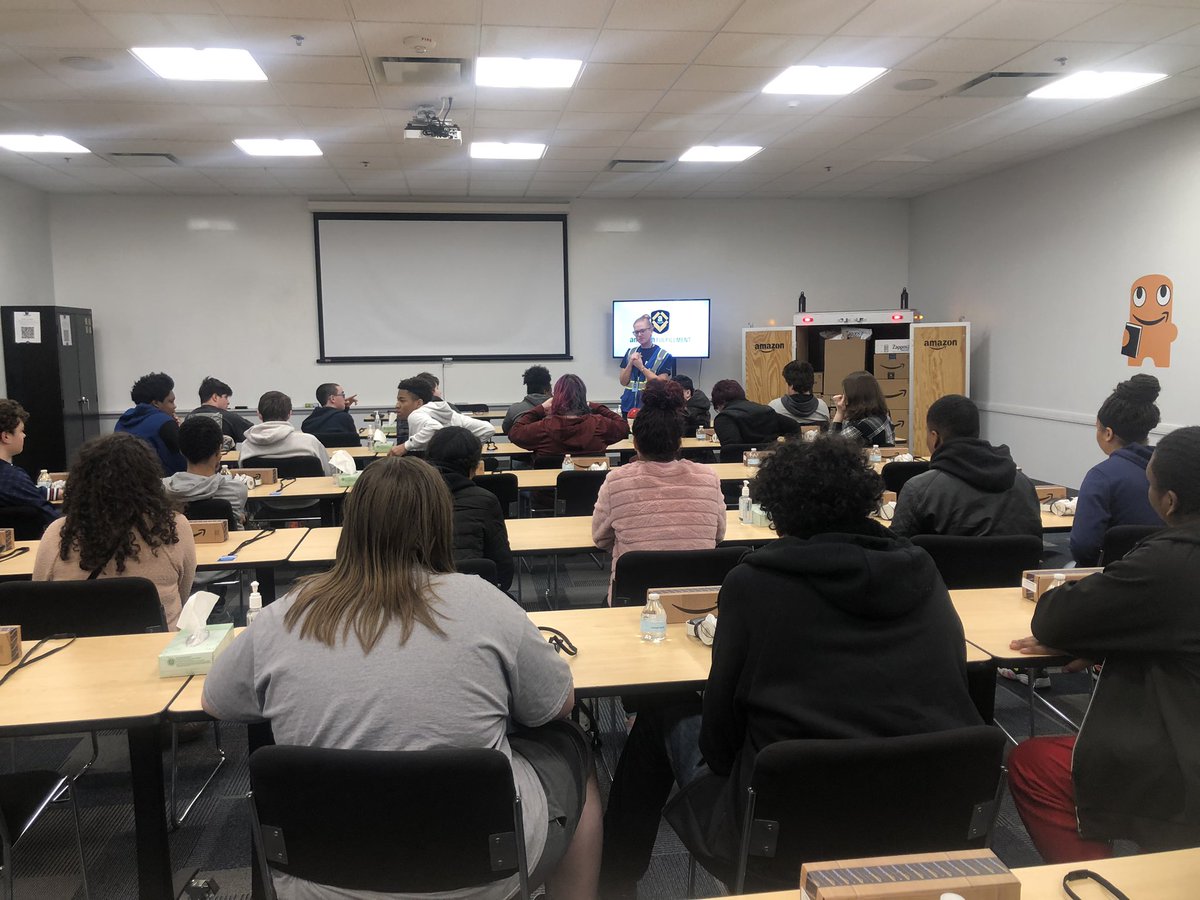 BrittanyHill84's tweet photo. Ss from @PhoenixPhenoms and Mary Ryan attending a business tour of Amazon!!! #postsecondary #KYGLEC @kyglec #WeAreJCPS https://t.co/F0XCvwe3J2