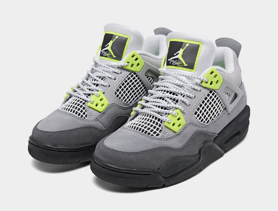 TheSoleLibrary's tweet photo. Air Jordan 4 “Neon” will see a release next Month. The most iconic Air Max 95 color blocking features a grey suede upper paired with white, neon accents and 3M reflective branding on the heels.

🗓03.21.20
💵 $225

#TheSoleLibrary https://t.co/EwOUF1zaSK