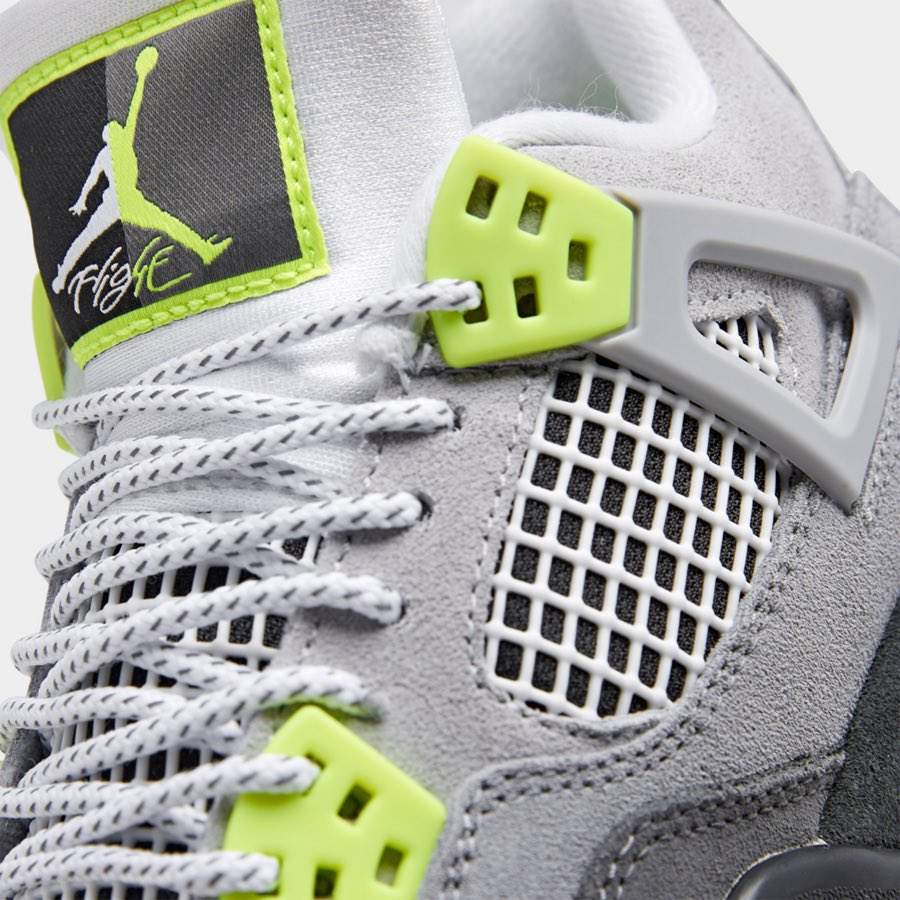 TheSoleLibrary's tweet photo. Air Jordan 4 “Neon” will see a release next Month. The most iconic Air Max 95 color blocking features a grey suede upper paired with white, neon accents and 3M reflective branding on the heels.

🗓03.21.20
💵 $225

#TheSoleLibrary https://t.co/EwOUF1zaSK